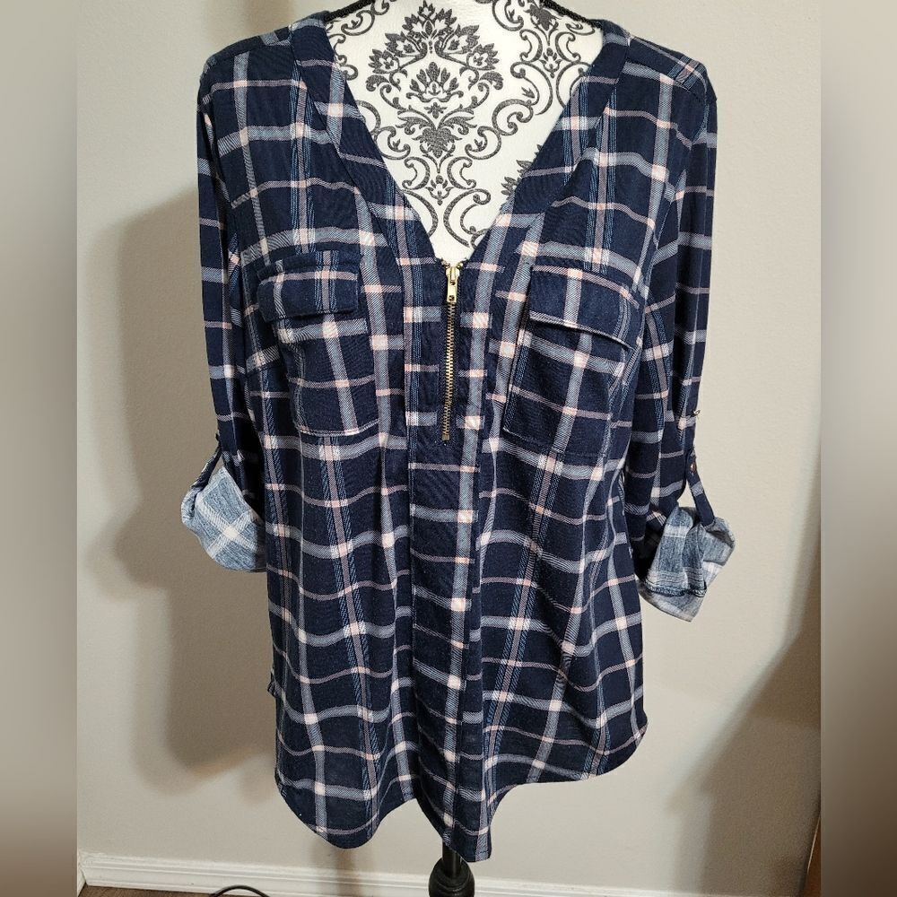 Love potion blue‎ pink plaid medium top